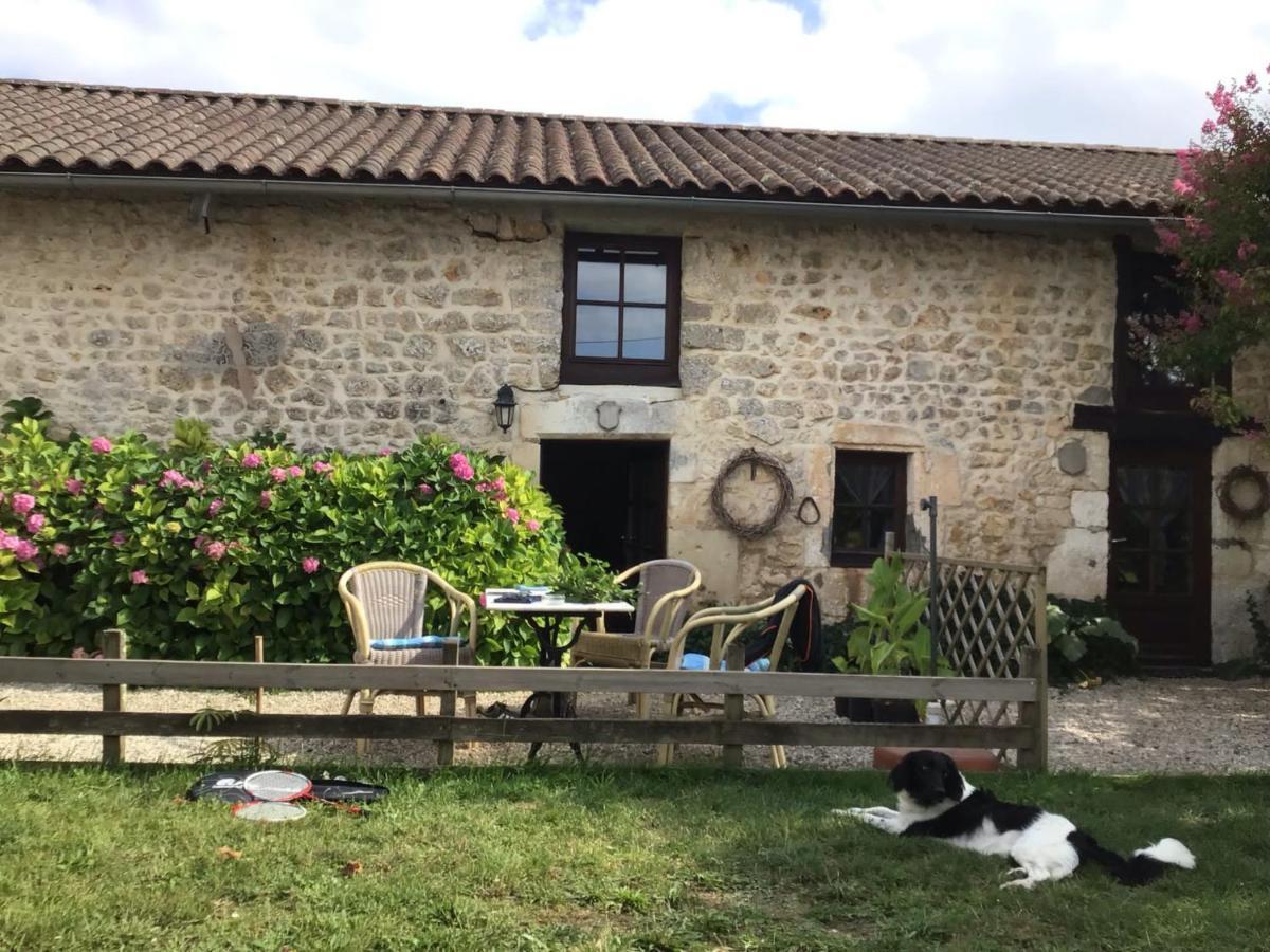 Gites Les Lignons Champniers  Exterior photo