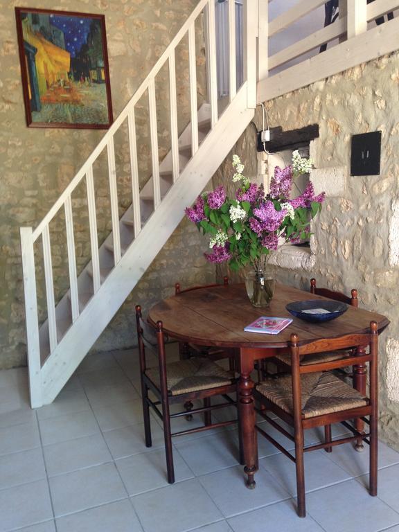 Gites Les Lignons Champniers  Room photo