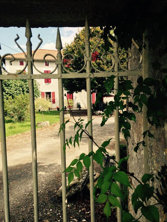 Gites Les Lignons Champniers  Exterior photo